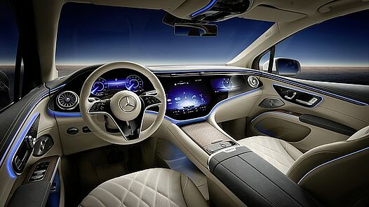 Mercedes EQS SUV Cockpit Panorama in hellem Leder